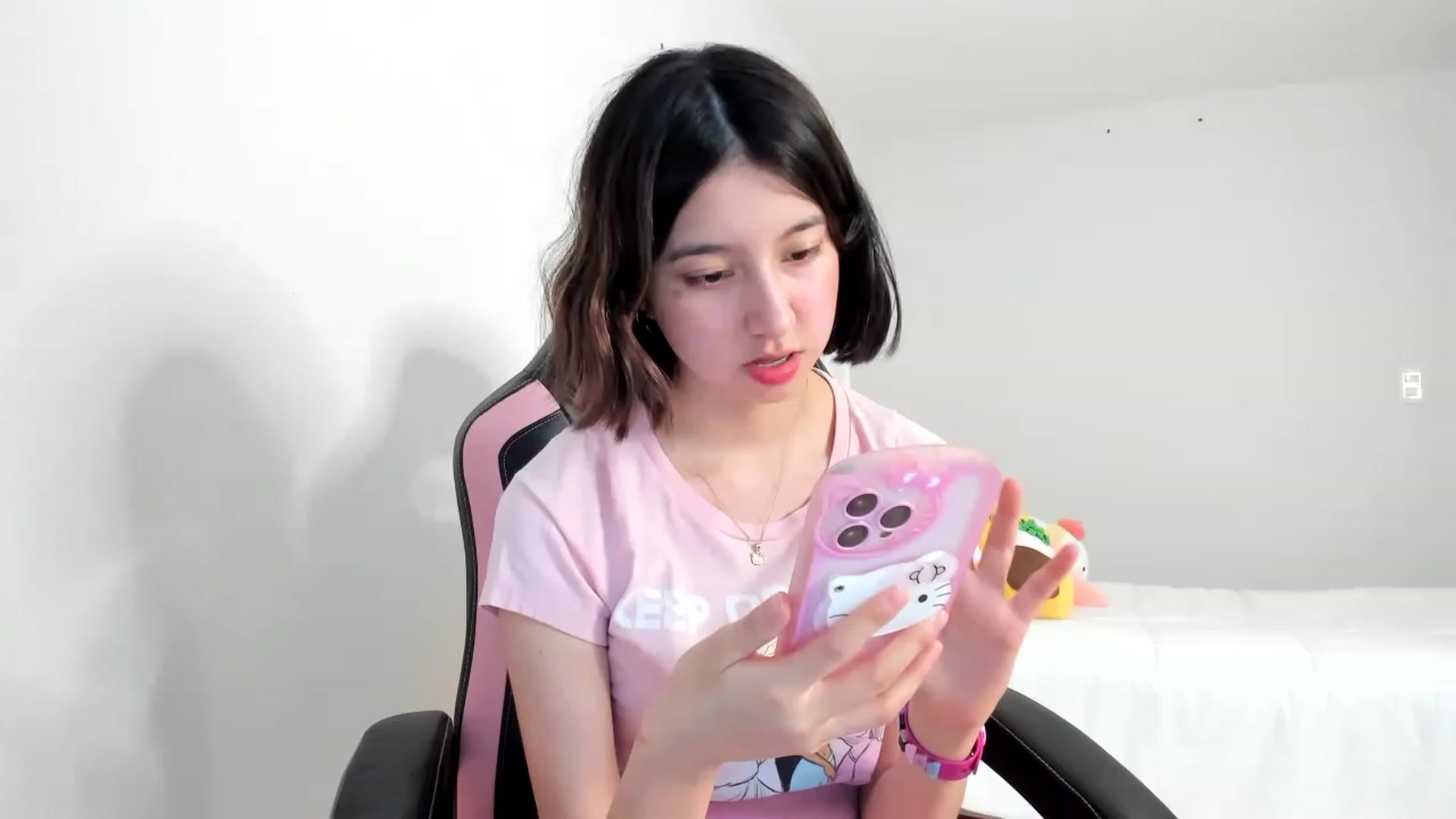 Gallery image thumbnail from Cherrycute666's myfreecams stream on, 03/08/2023, 01:38 image 15 of 20