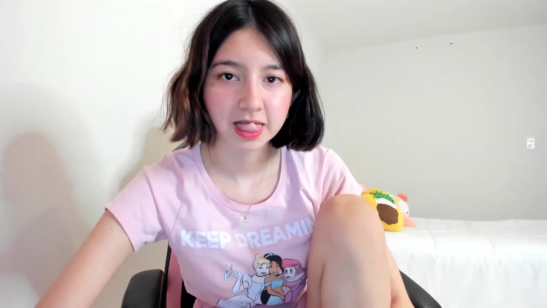 Gallery image thumbnail from Cherrycute666's myfreecams stream on, 03/08/2023, 01:38 image 13 of 20