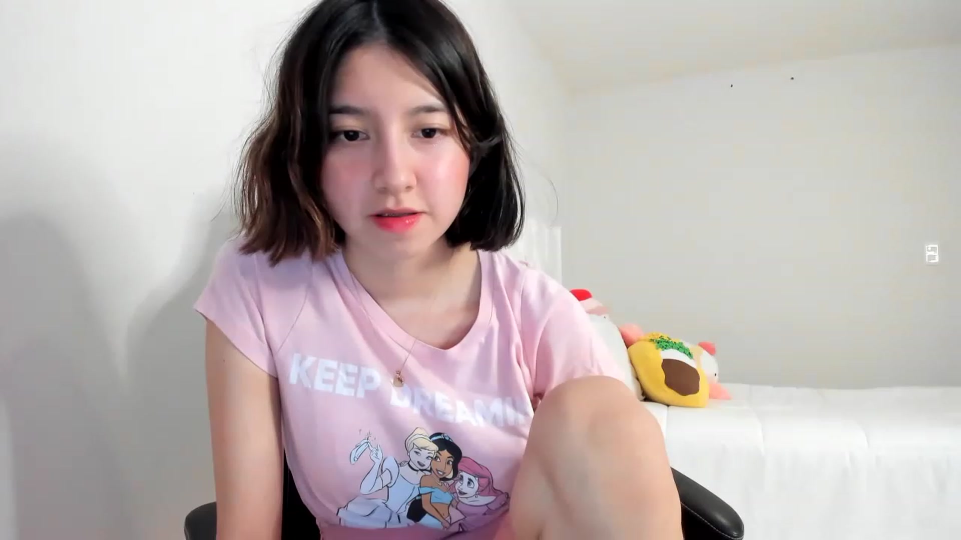 Gallery image thumbnail from Cherrycute666's myfreecams stream on, 03/08/2023, 01:38 image 19 of 20