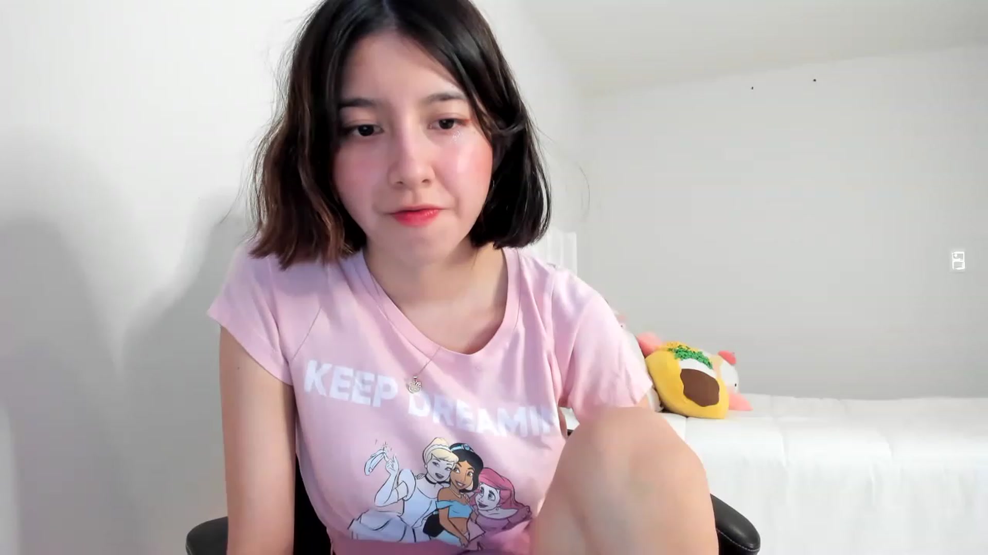 Gallery image thumbnail from Cherrycute666's myfreecams stream on, 03/08/2023, 01:38 image 18 of 20