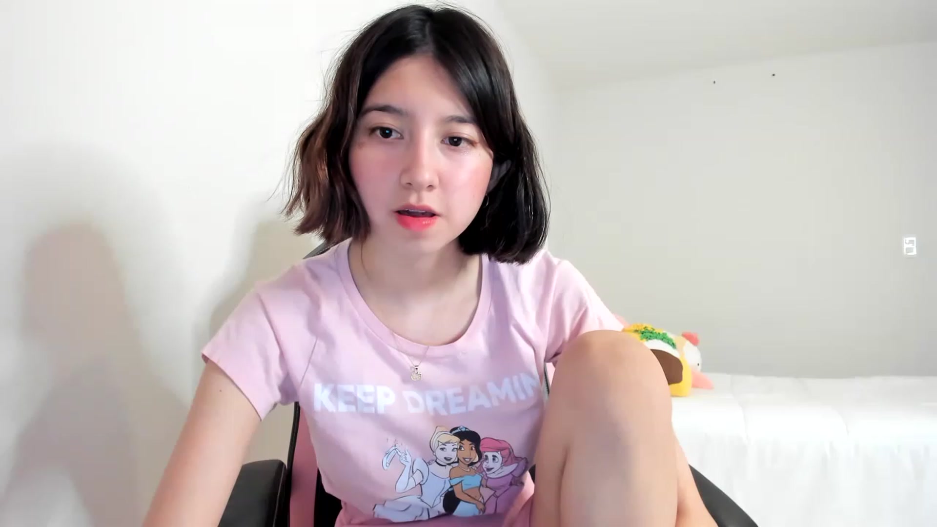 Gallery image thumbnail from Cherrycute666's myfreecams stream on, 03/08/2023, 01:38 image 14 of 20