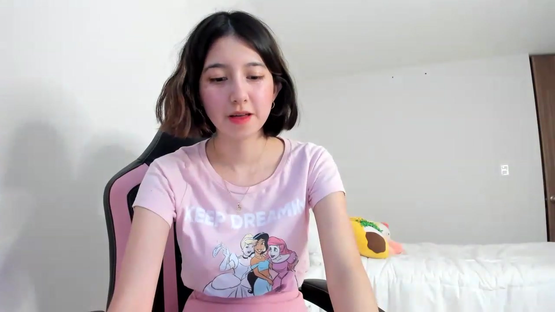 Gallery image thumbnail from Cherrycute666's myfreecams stream on, 03/08/2023, 04:29 image 8 of 20