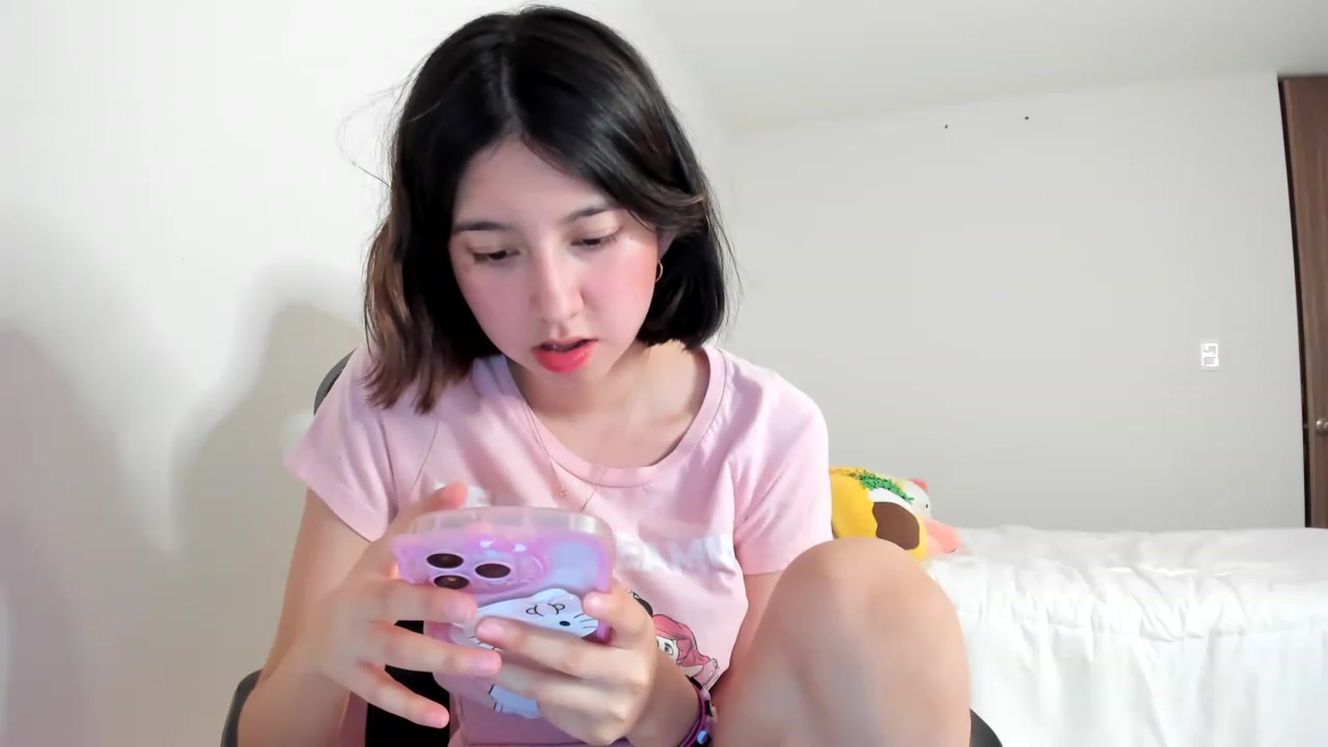 Gallery image thumbnail from Cherrycute666's myfreecams stream on, 03/08/2023, 04:29 image 6 of 20