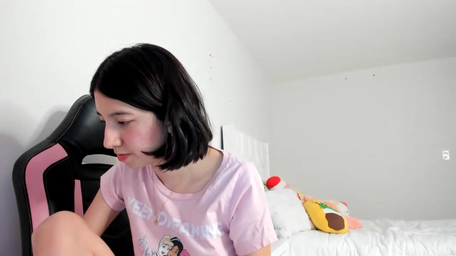 Gallery image thumbnail from Cherrycute666's myfreecams stream on, 03/08/2023, 04:49 image 2 of 20