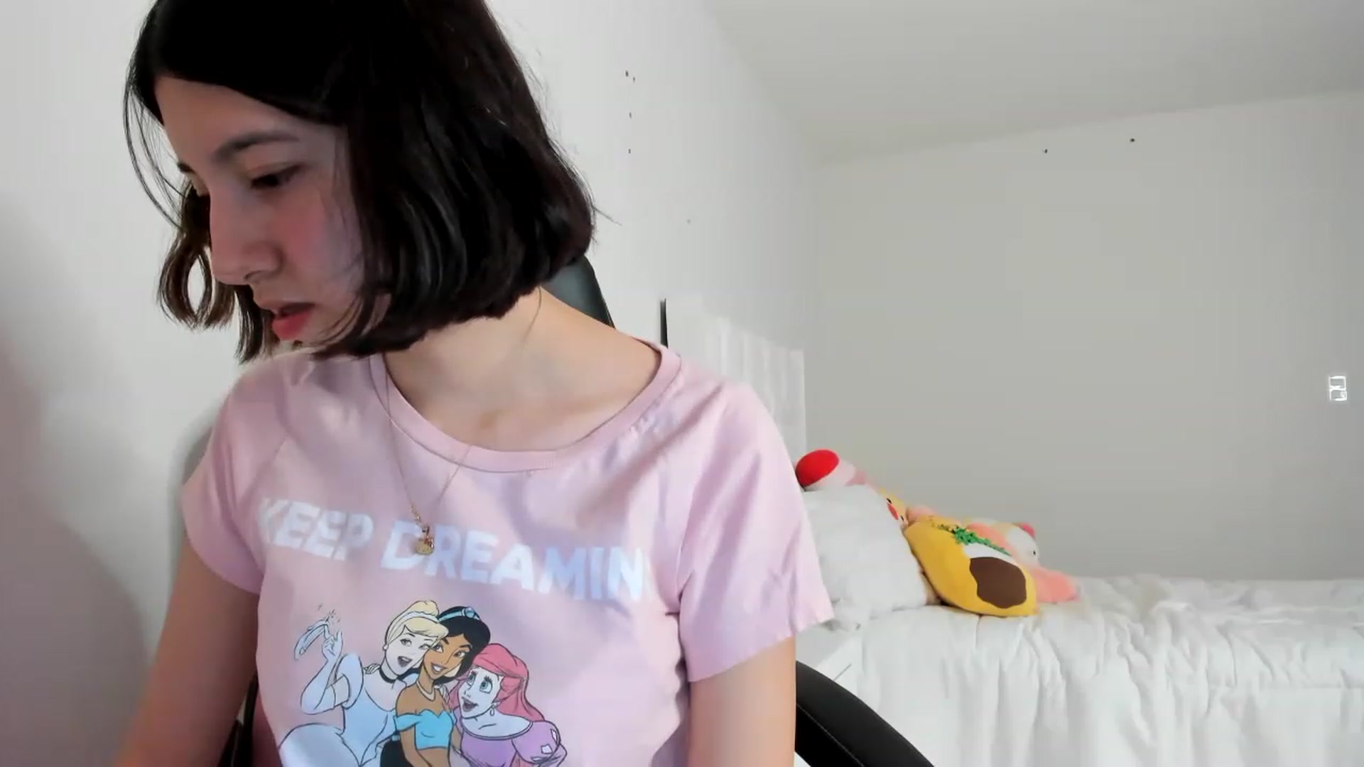 Gallery image thumbnail from Cherrycute666's myfreecams stream on, 03/08/2023, 04:49 image 14 of 20