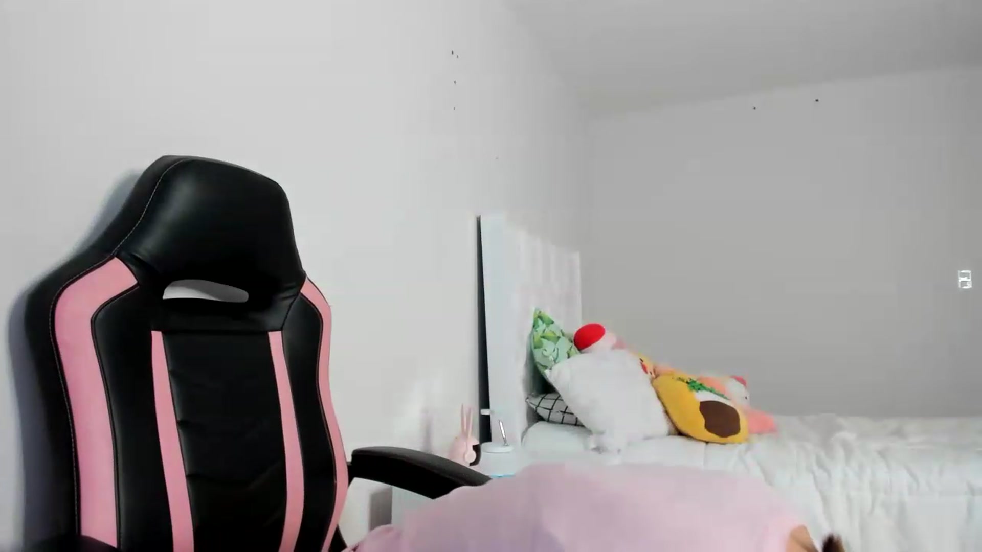 Gallery image thumbnail from Cherrycute666's myfreecams stream on, 03/08/2023, 04:49 image 11 of 20