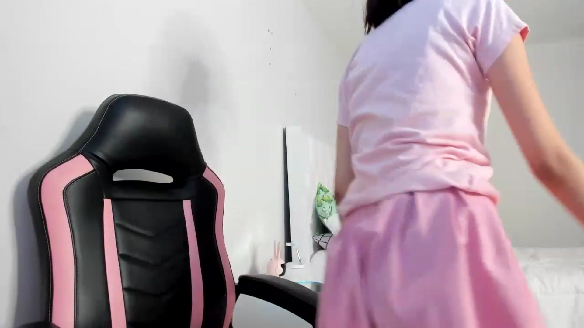 Gallery image thumbnail from Cherrycute666's myfreecams stream on, 03/08/2023, 04:49 image 10 of 20