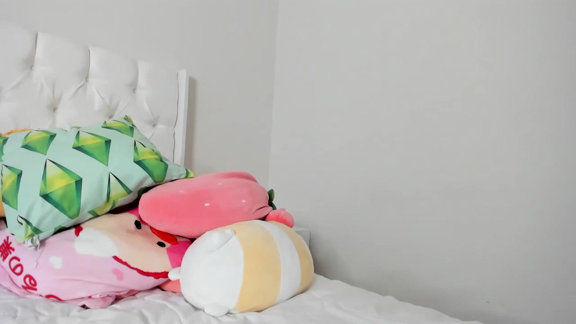 Gallery image thumbnail from Cherrycute666's myfreecams stream on, 03/08/2023, 10:07 image 12 of 20