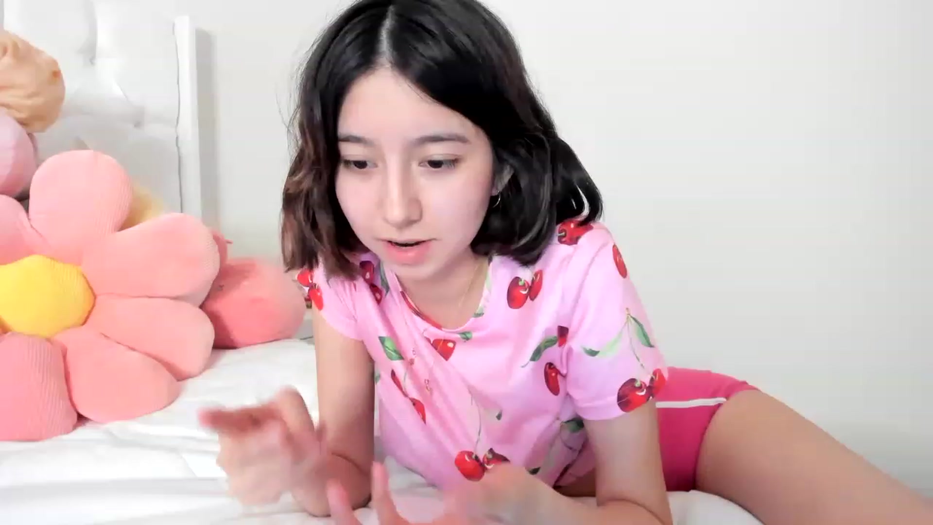 Gallery image thumbnail from Cherrycute666's myfreecams stream on, 03/09/2023, 05:07 image 17 of 20