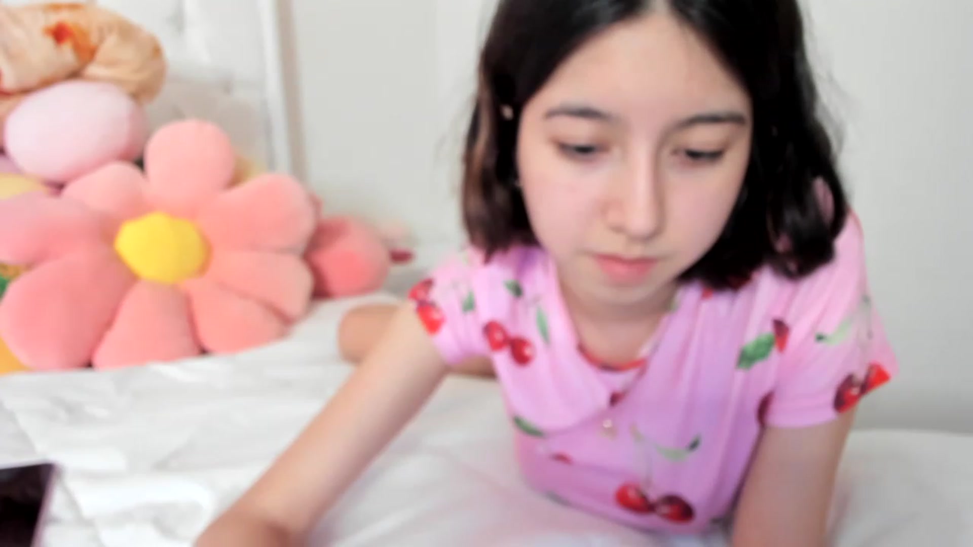 Gallery image thumbnail from Cherrycute666's myfreecams stream on, 03/09/2023, 05:07 image 6 of 20