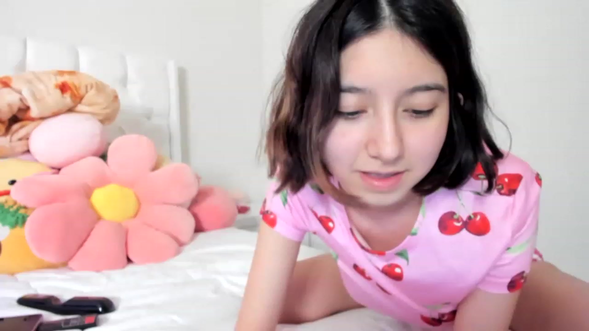 Gallery image thumbnail from Cherrycute666's myfreecams stream on, 03/09/2023, 08:50 image 2 of 20