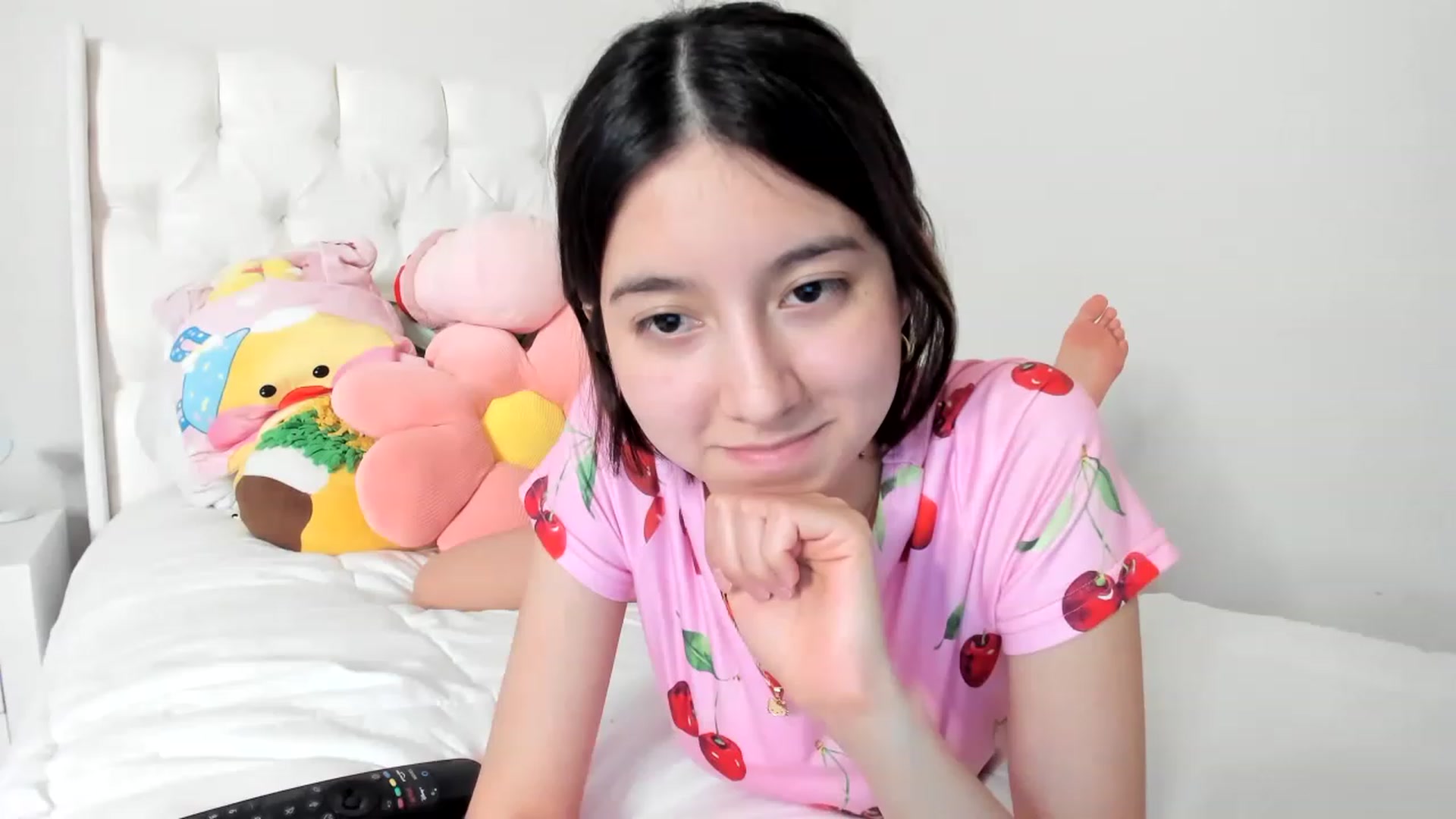 Gallery image thumbnail from Cherrycute666's myfreecams stream on, 03/09/2023, 10:07 image 2 of 20