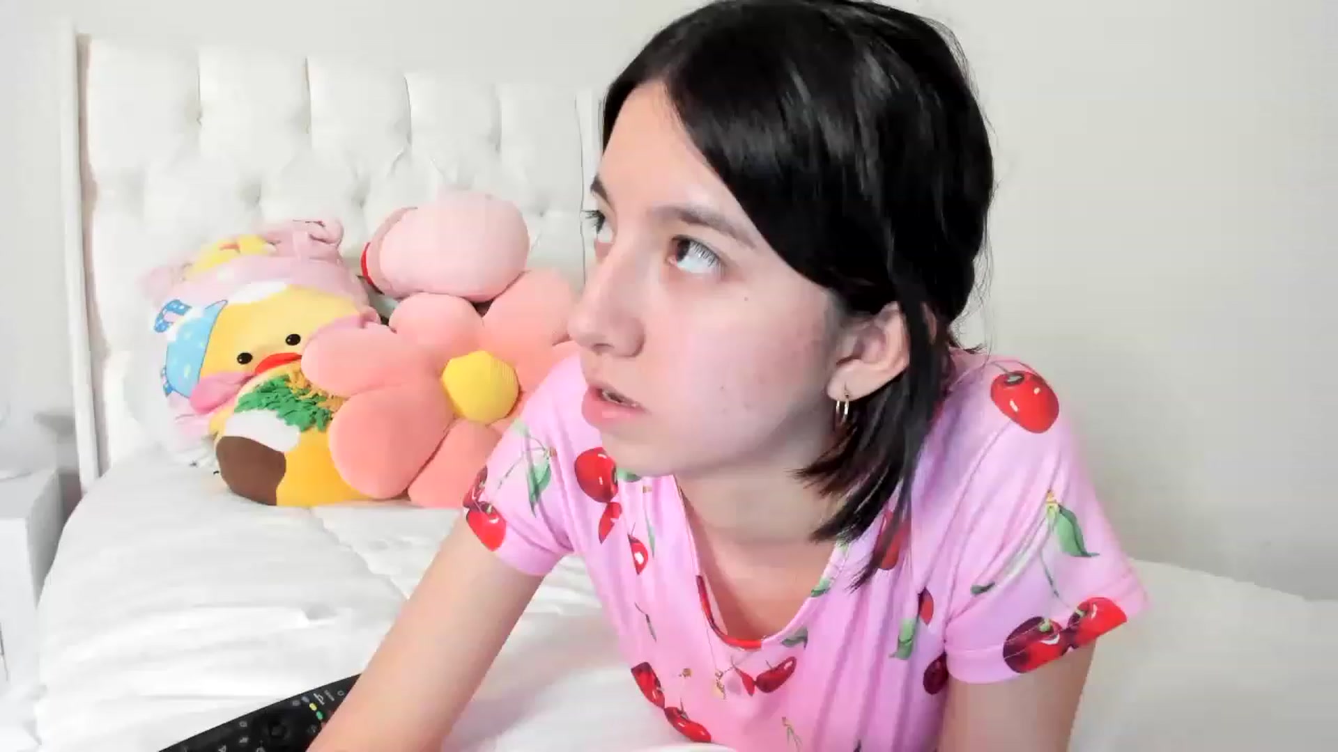 Gallery image thumbnail from Cherrycute666's myfreecams stream on, 03/09/2023, 10:07 image 8 of 20