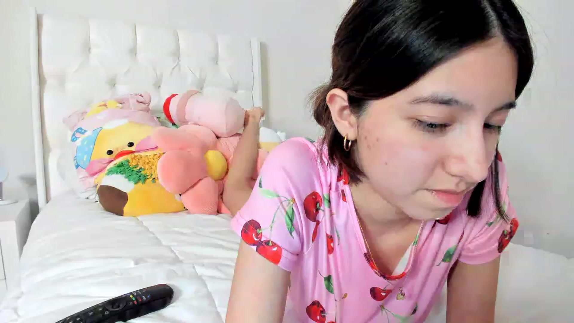 Gallery image thumbnail from Cherrycute666's myfreecams stream on, 03/09/2023, 10:07 image 9 of 20
