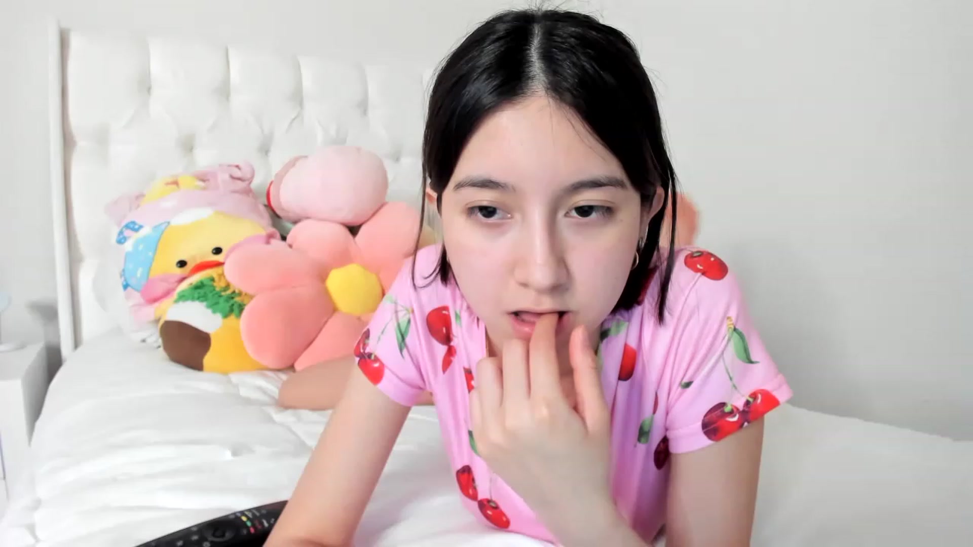 Gallery image thumbnail from Cherrycute666's myfreecams stream on, 03/09/2023, 10:07 image 4 of 20