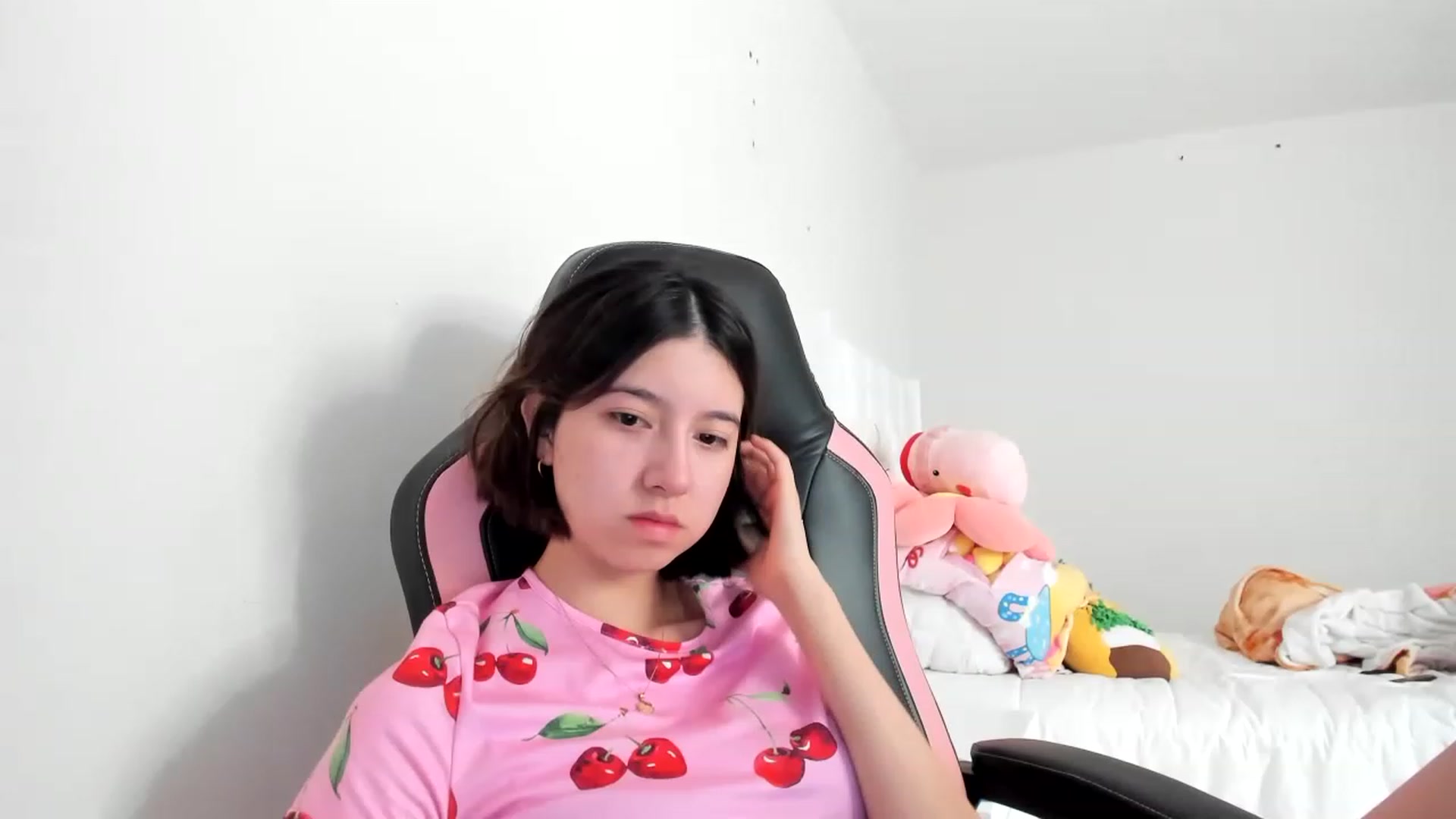 Gallery image thumbnail from Cherrycute666's myfreecams stream on, 03/09/2023, 17:27 image 14 of 20