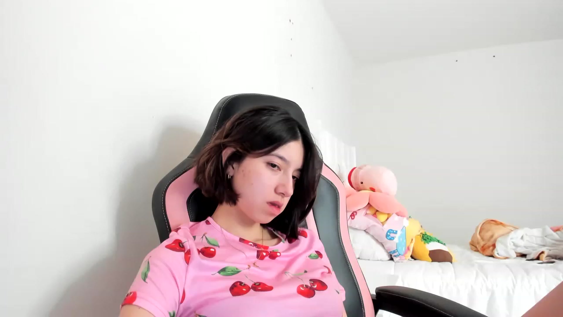 Gallery image thumbnail from Cherrycute666's myfreecams stream on, 03/09/2023, 17:27 image 12 of 20