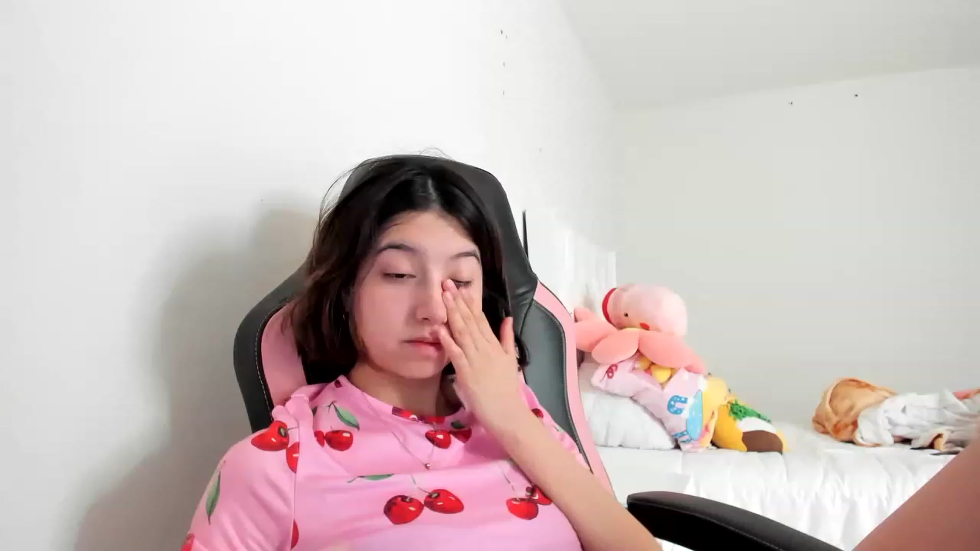 Gallery image thumbnail from Cherrycute666's myfreecams stream on, 03/09/2023, 17:27 image 6 of 20