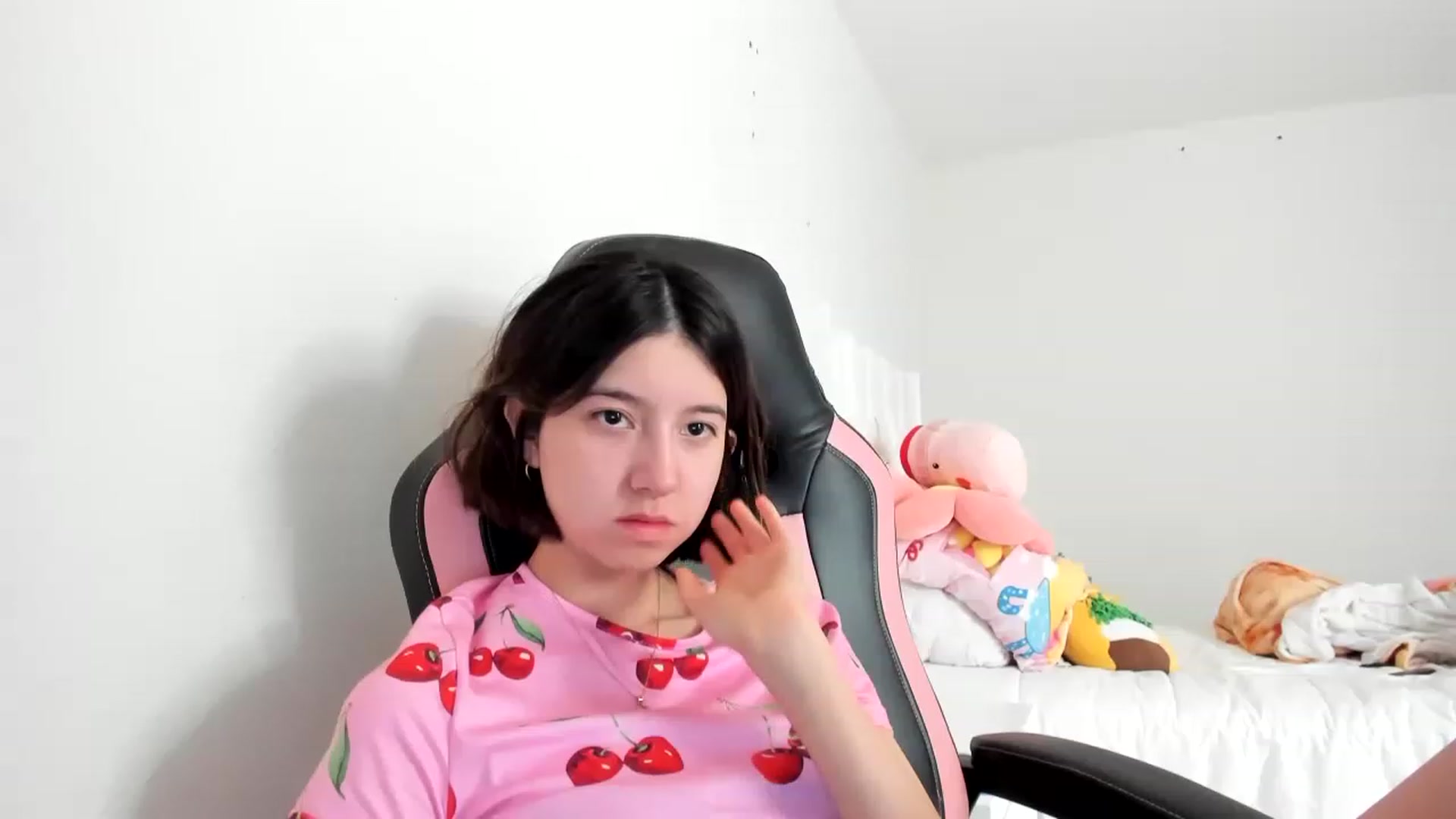 Gallery image thumbnail from Cherrycute666's myfreecams stream on, 03/09/2023, 17:27 image 15 of 20