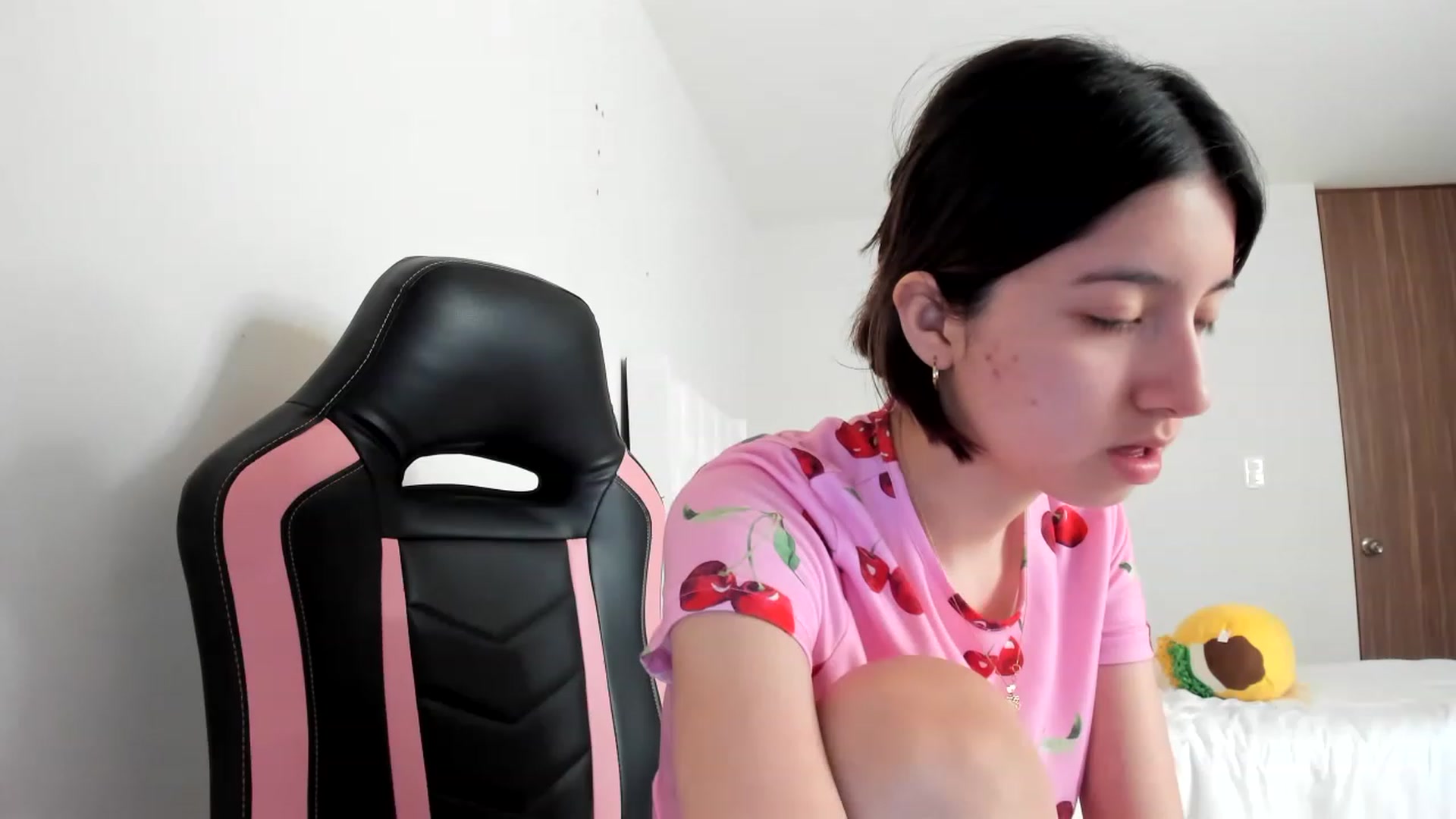 Gallery image thumbnail from Cherrycute666's myfreecams stream on, 03/10/2023, 24:05 image 9 of 20