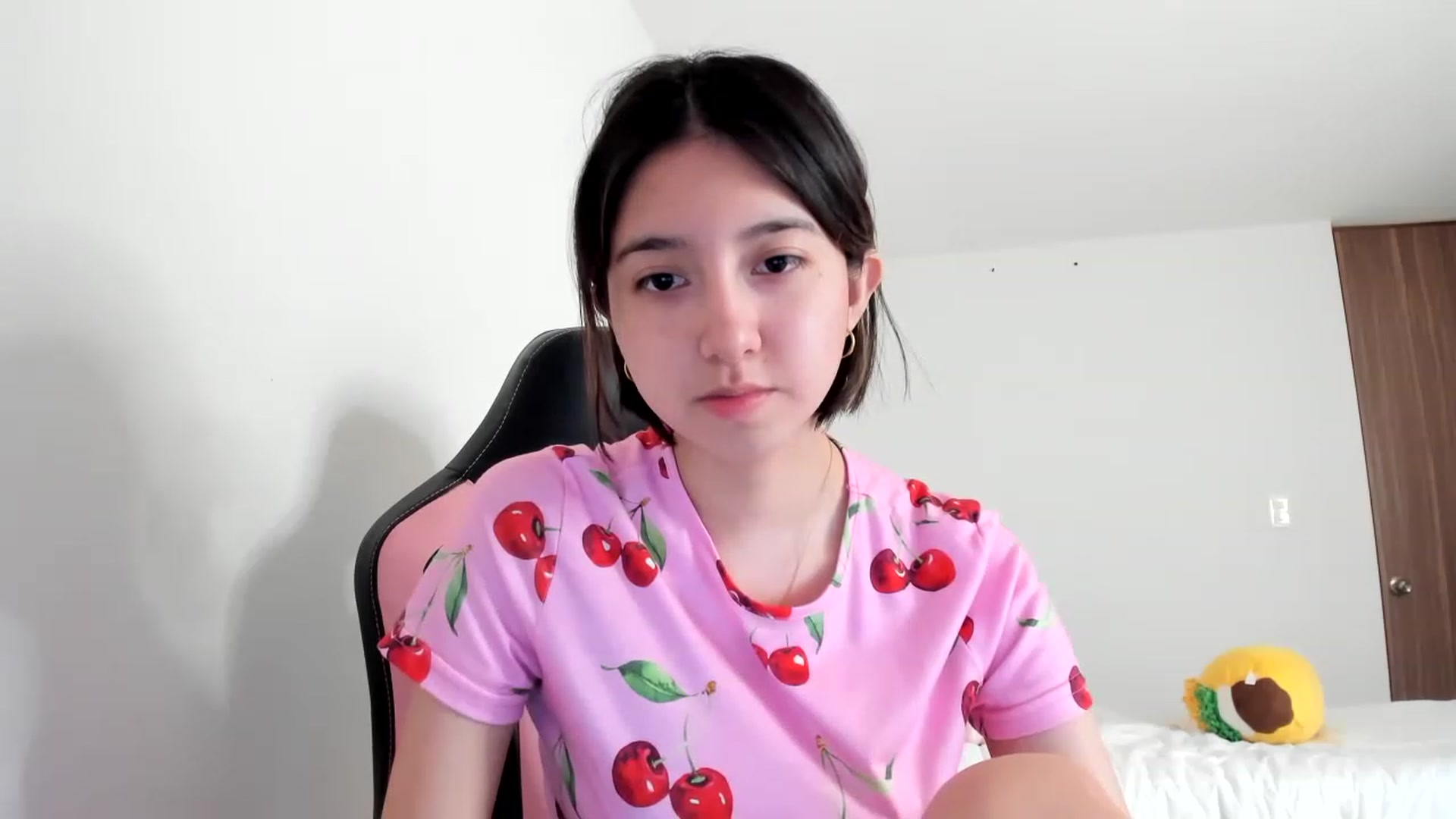 Gallery image thumbnail from Cherrycute666's myfreecams stream on, 03/10/2023, 24:05 image 8 of 20