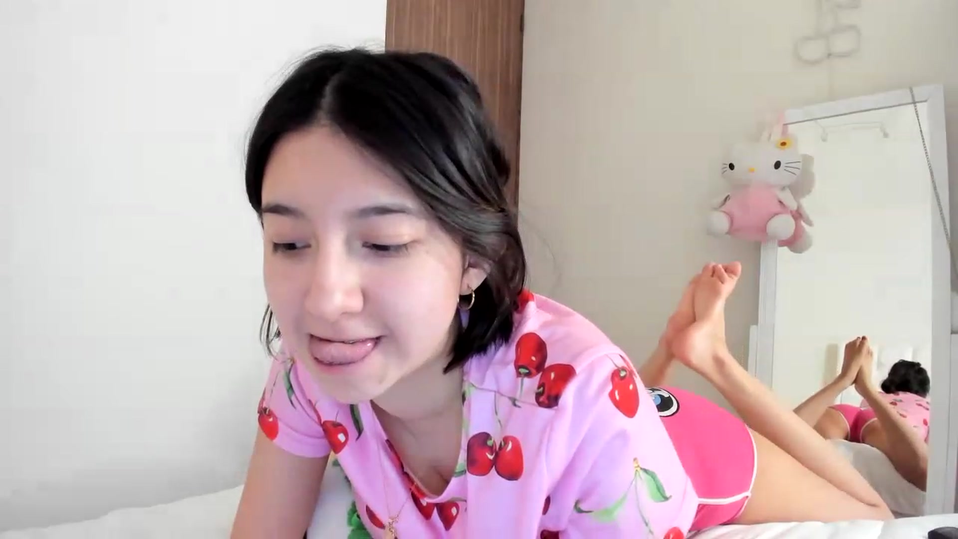 Gallery image thumbnail from Cherrycute666's myfreecams stream on, 03/10/2023, 24:05 image 15 of 20