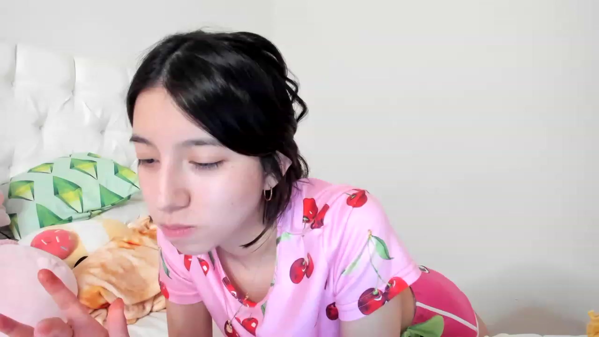 Gallery image thumbnail from Cherrycute666's myfreecams stream on, 03/10/2023, 03:12 image 12 of 20