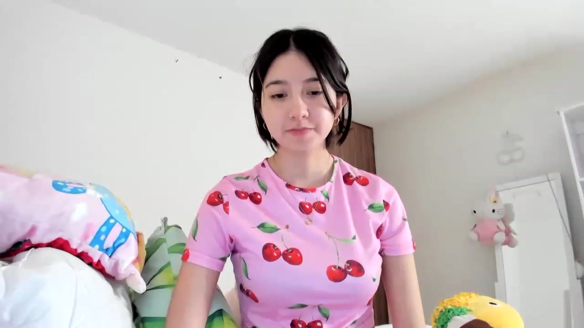 Gallery image thumbnail from Cherrycute666's myfreecams stream on, 03/10/2023, 03:12 image 15 of 20