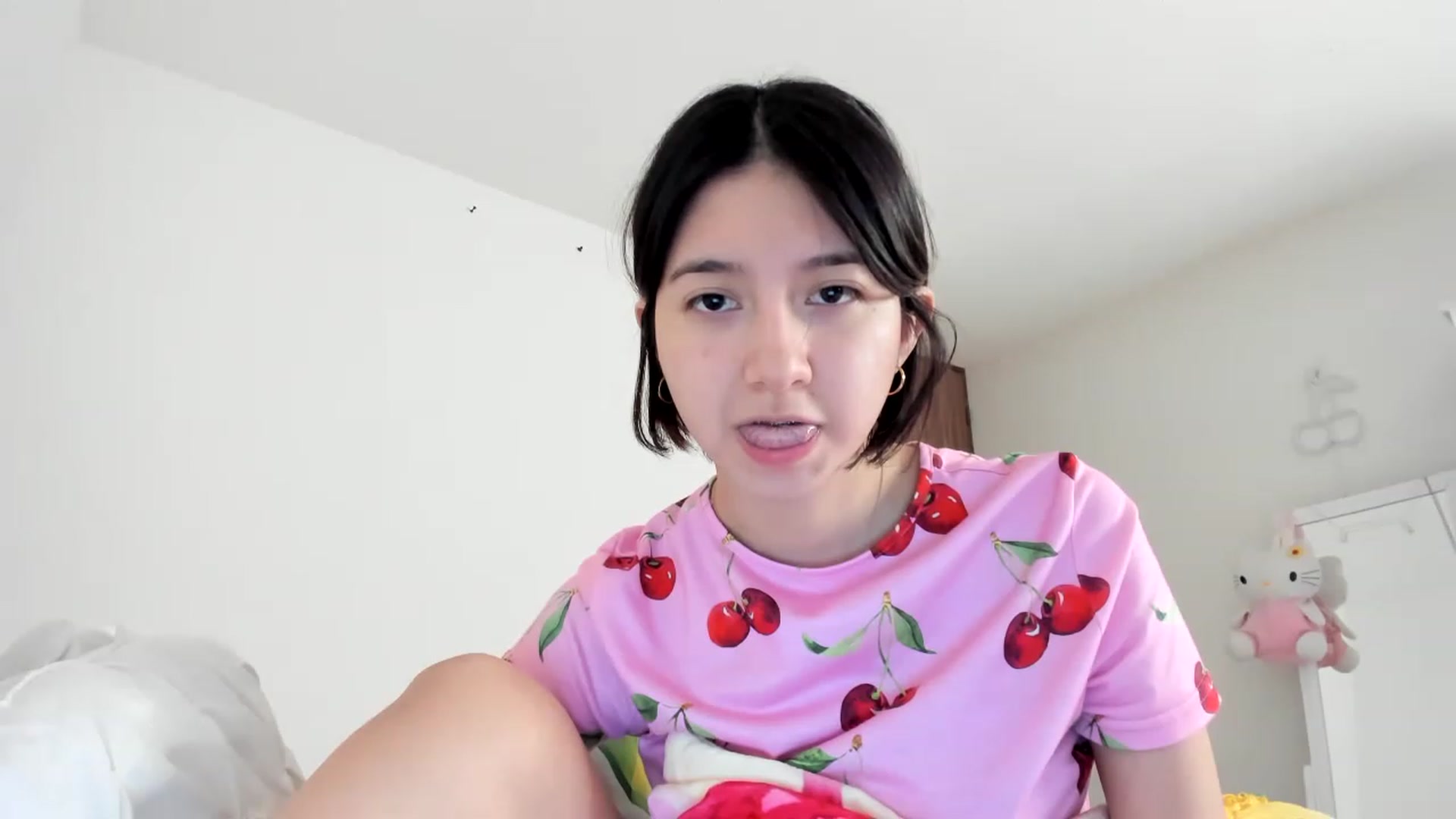 Gallery image thumbnail from Cherrycute666's myfreecams stream on, 03/10/2023, 07:57 image 4 of 20