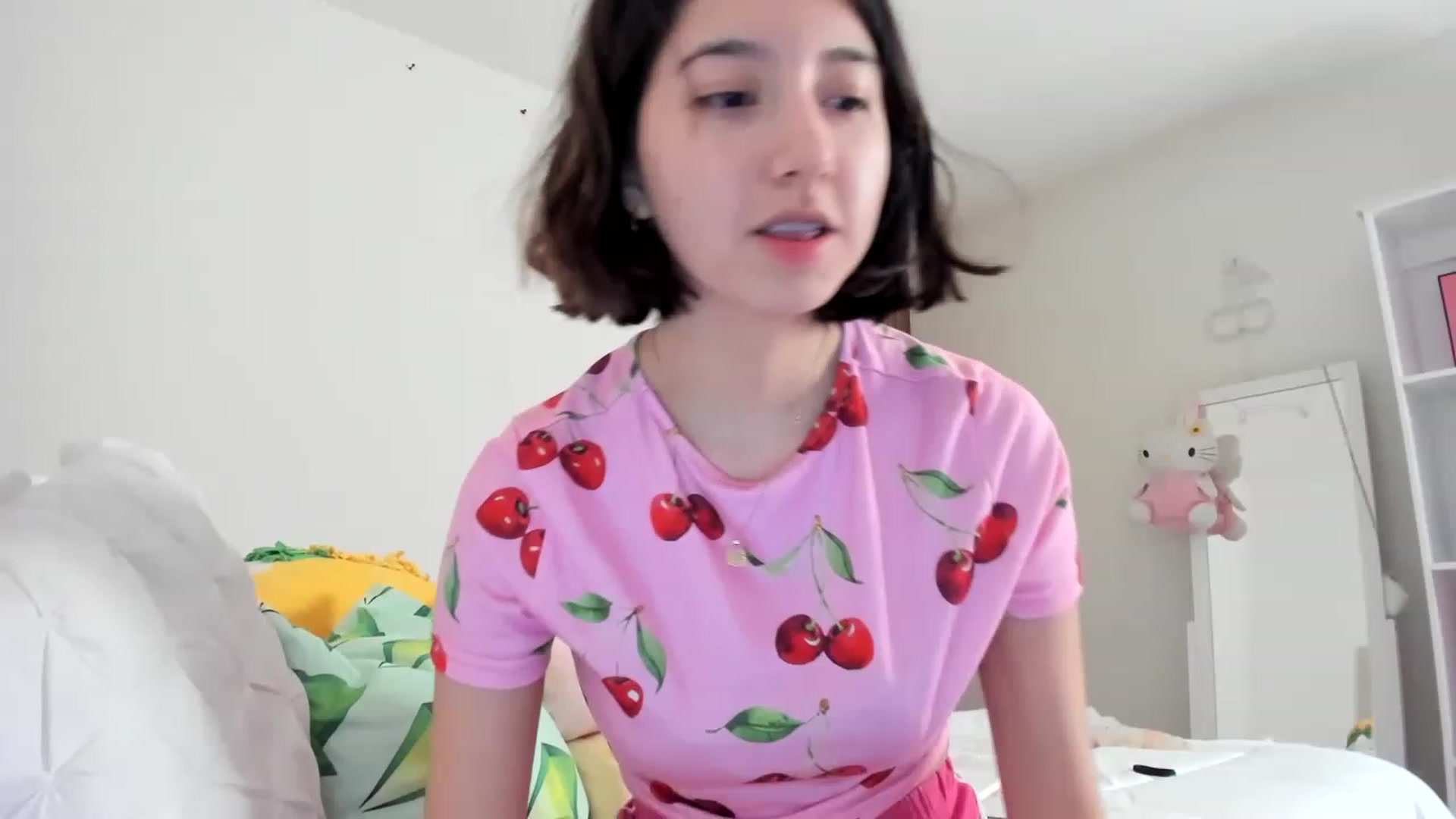 Gallery image thumbnail from Cherrycute666's myfreecams stream on, 03/10/2023, 12:27 image 3 of 20