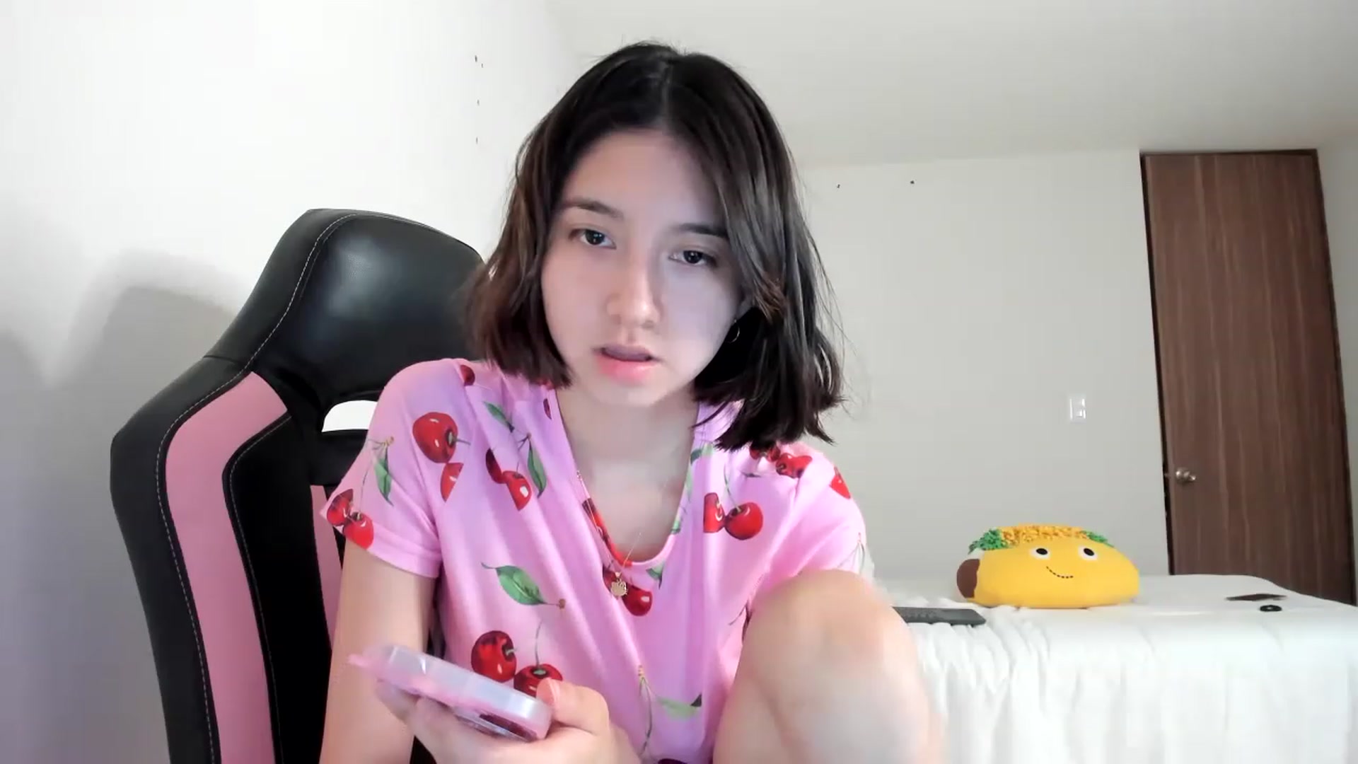 Gallery image thumbnail from Cherrycute666's myfreecams stream on, 03/10/2023, 12:27 image 17 of 20
