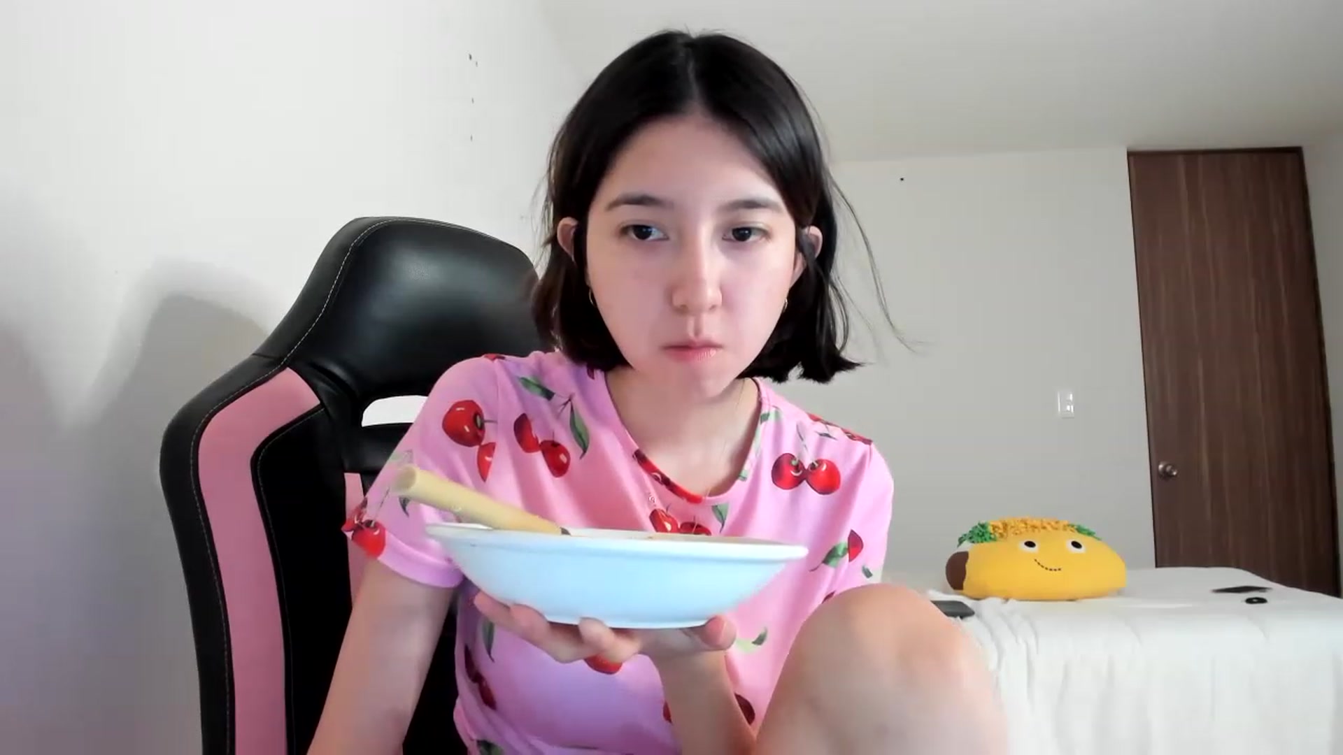 Gallery image thumbnail from Cherrycute666's myfreecams stream on, 03/10/2023, 12:27 image 18 of 20