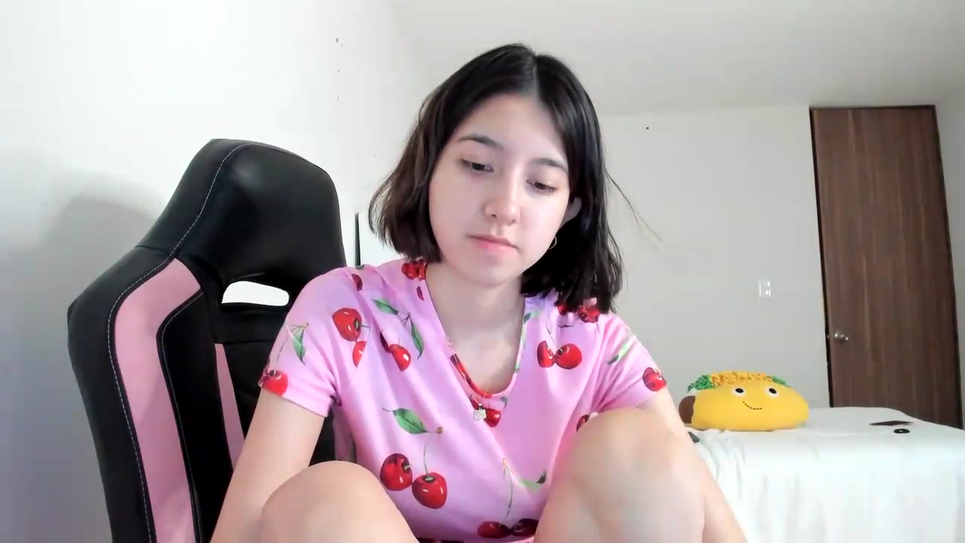 Gallery image thumbnail from Cherrycute666's myfreecams stream on, 03/10/2023, 12:27 image 16 of 20