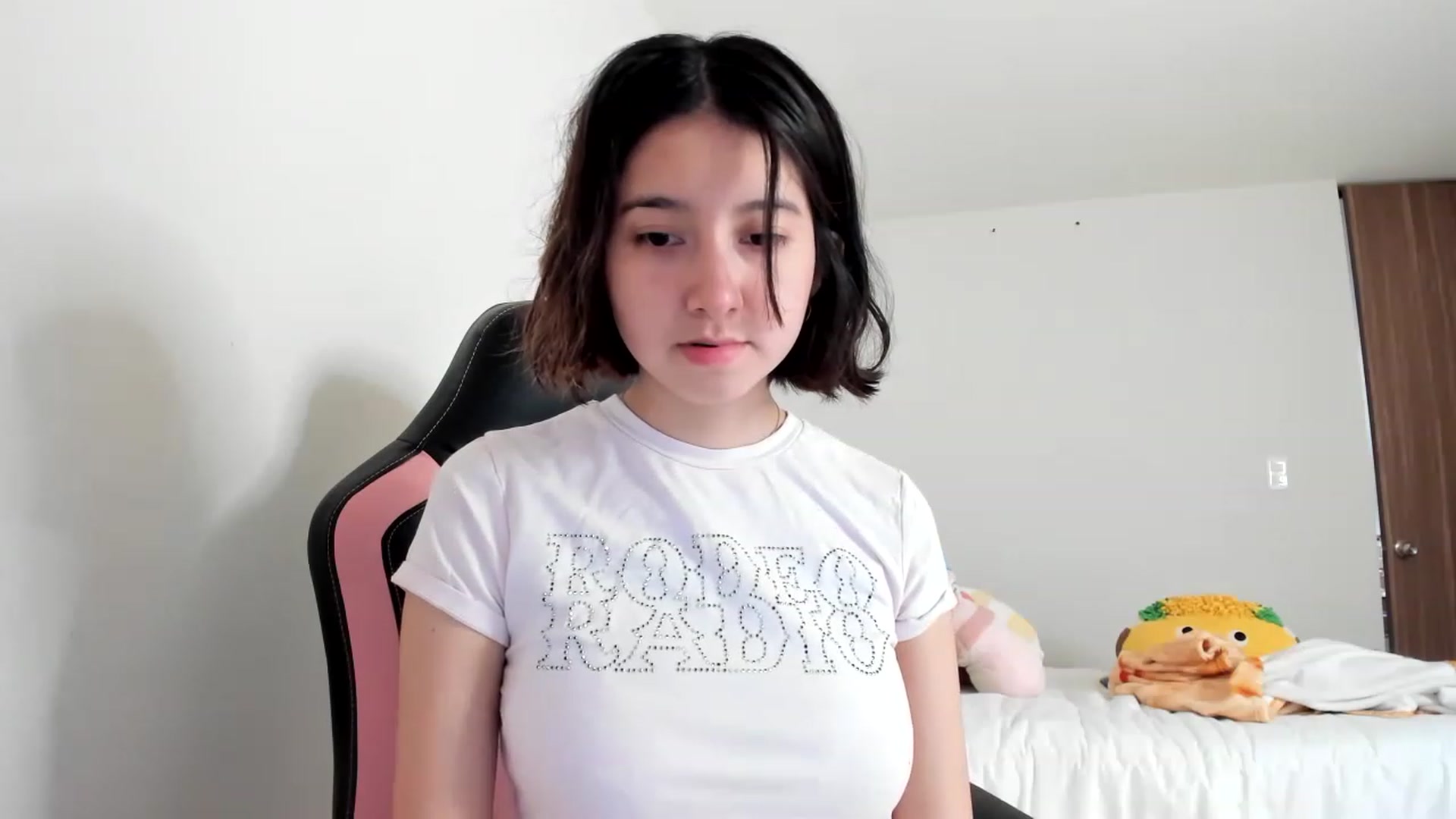 Gallery image thumbnail from Cherrycute666's myfreecams stream on, 03/10/2023, 17:54 image 19 of 20