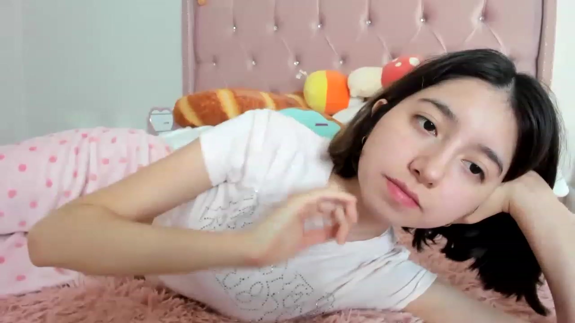 Gallery image thumbnail from Cherrycute666's myfreecams stream on, 03/10/2023, 22:34 image 13 of 20