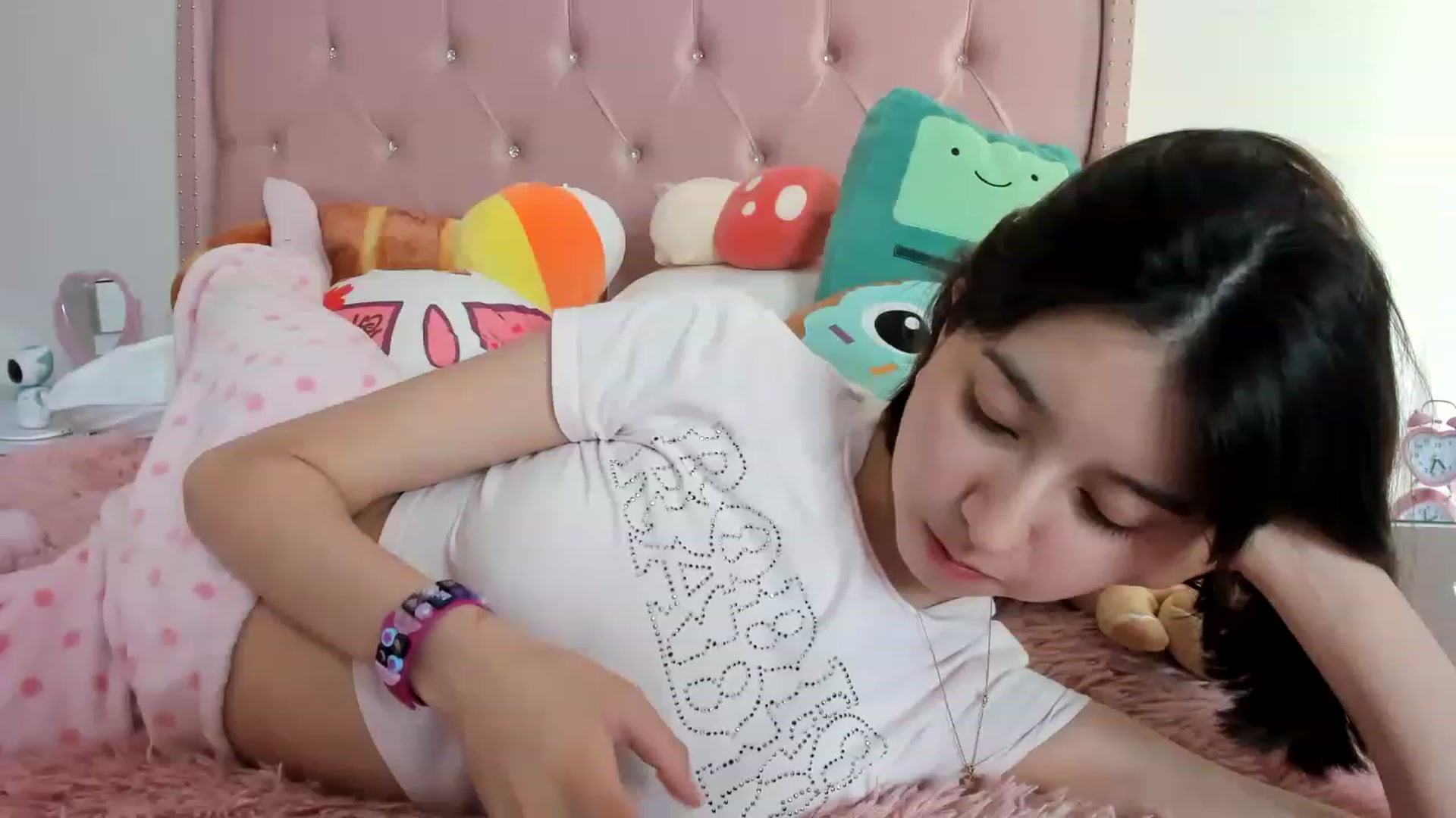 Gallery image thumbnail from Cherrycute666's myfreecams stream on, 03/10/2023, 22:34 image 19 of 20