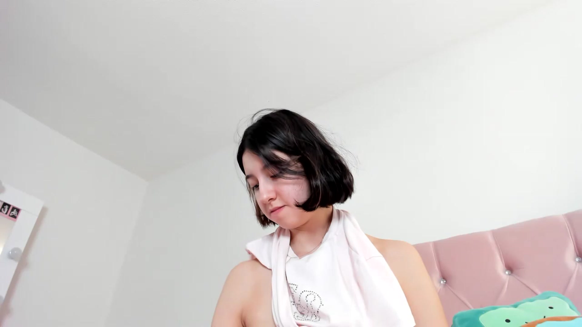 Gallery image thumbnail from Cherrycute666's myfreecams stream on, 03/10/2023, 23:00 image 10 of 20