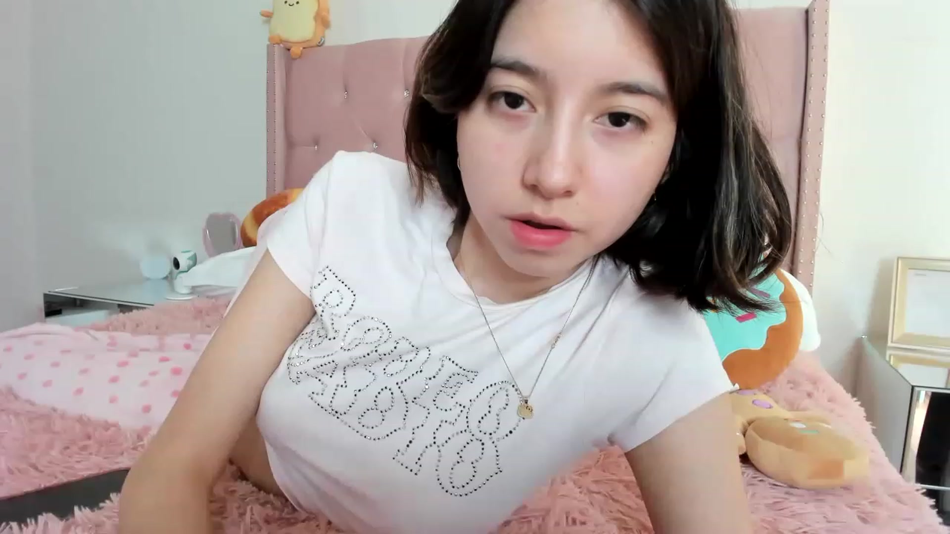 Gallery image thumbnail from Cherrycute666's myfreecams stream on, 03/10/2023, 23:00 image 4 of 20