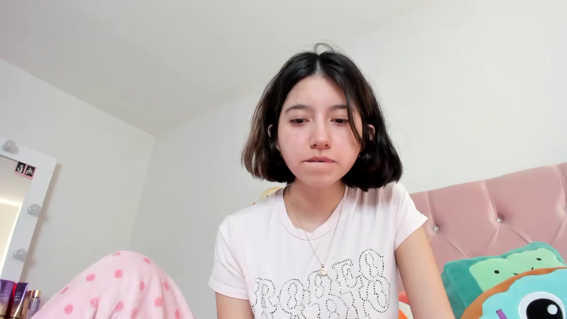 Gallery image thumbnail from Cherrycute666's myfreecams stream on, 03/10/2023, 23:00 image 16 of 20