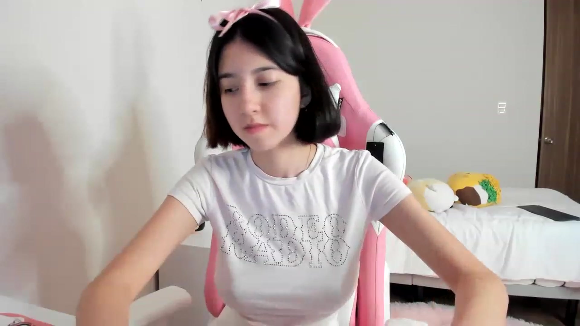 Gallery image thumbnail from Cherrycute666's myfreecams stream on, 03/11/2023, 07:21 image 20 of 20