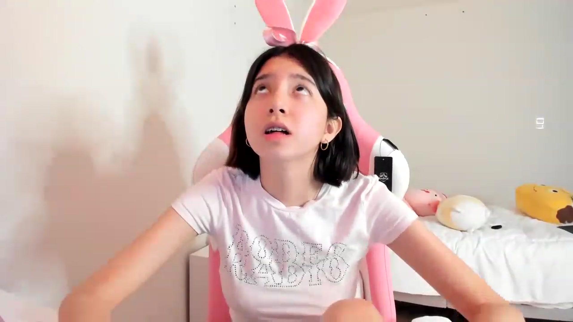 Gallery image thumbnail from Cherrycute666's myfreecams stream on, 03/11/2023, 07:21 image 17 of 20