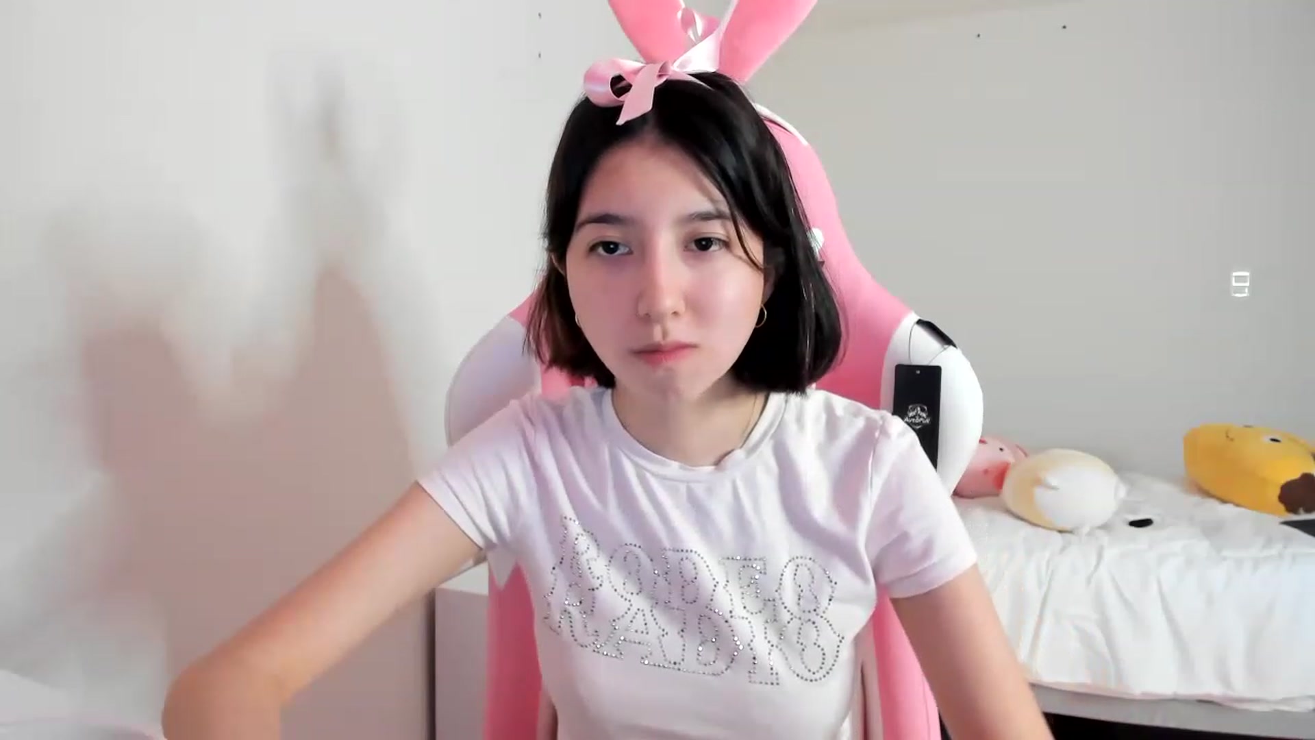 Gallery image thumbnail from Cherrycute666's myfreecams stream on, 03/11/2023, 07:21 image 16 of 20