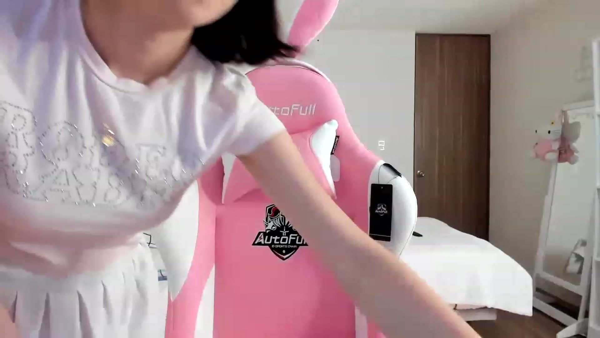 Gallery image thumbnail from Cherrycute666's myfreecams stream on, 03/11/2023, 07:21 image 2 of 20
