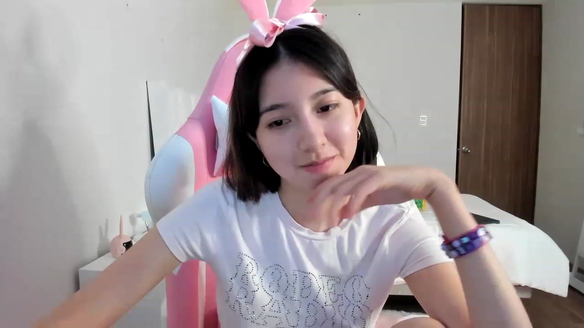 Gallery image thumbnail from Cherrycute666's myfreecams stream on, 03/11/2023, 08:44 image 13 of 20