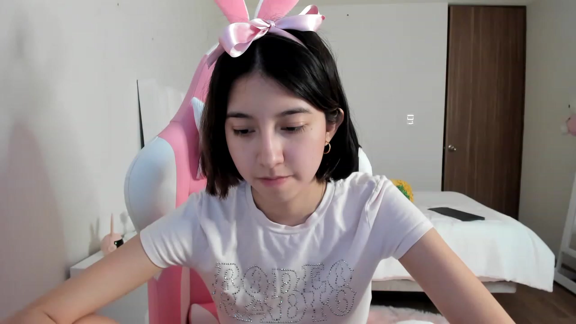 Gallery image thumbnail from Cherrycute666's myfreecams stream on, 03/11/2023, 08:44 image 1 of 20