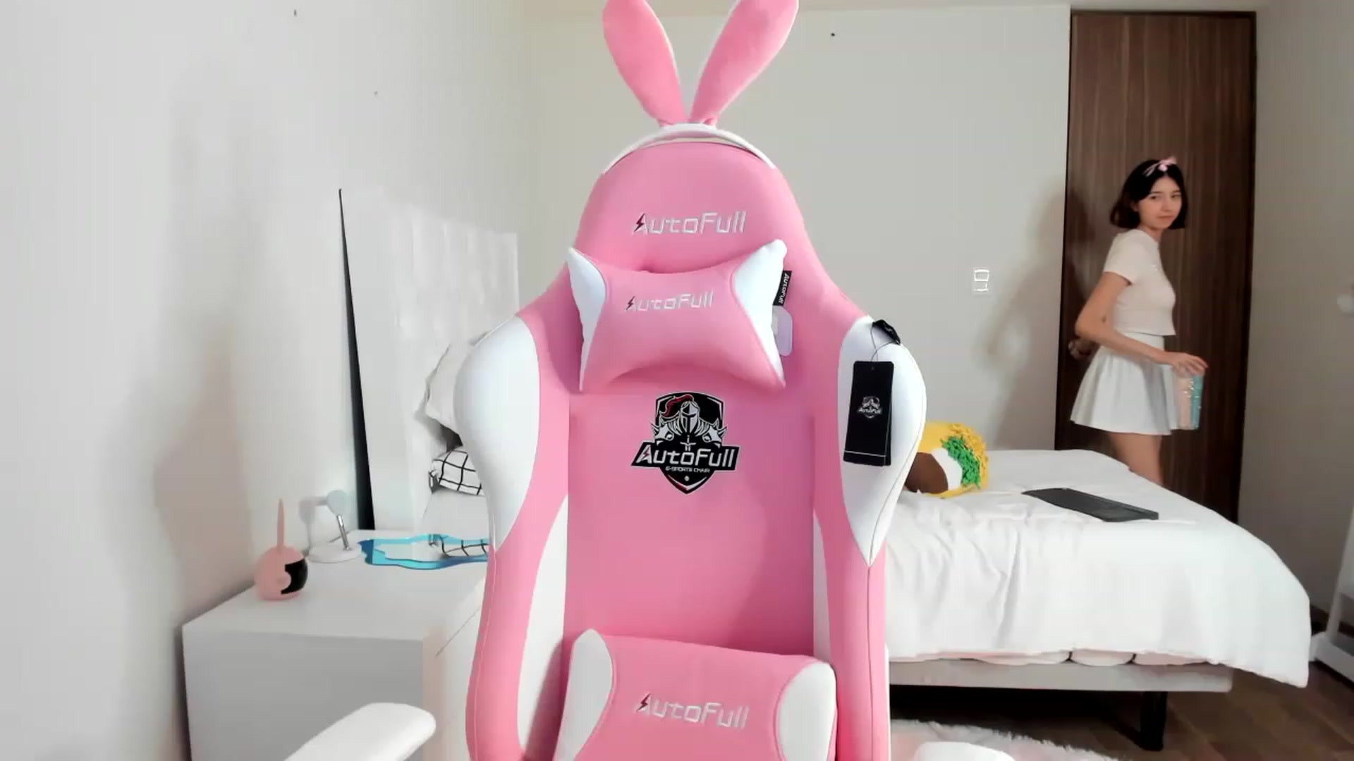 Gallery image thumbnail from Cherrycute666's myfreecams stream on, 03/11/2023, 08:44 image 16 of 20