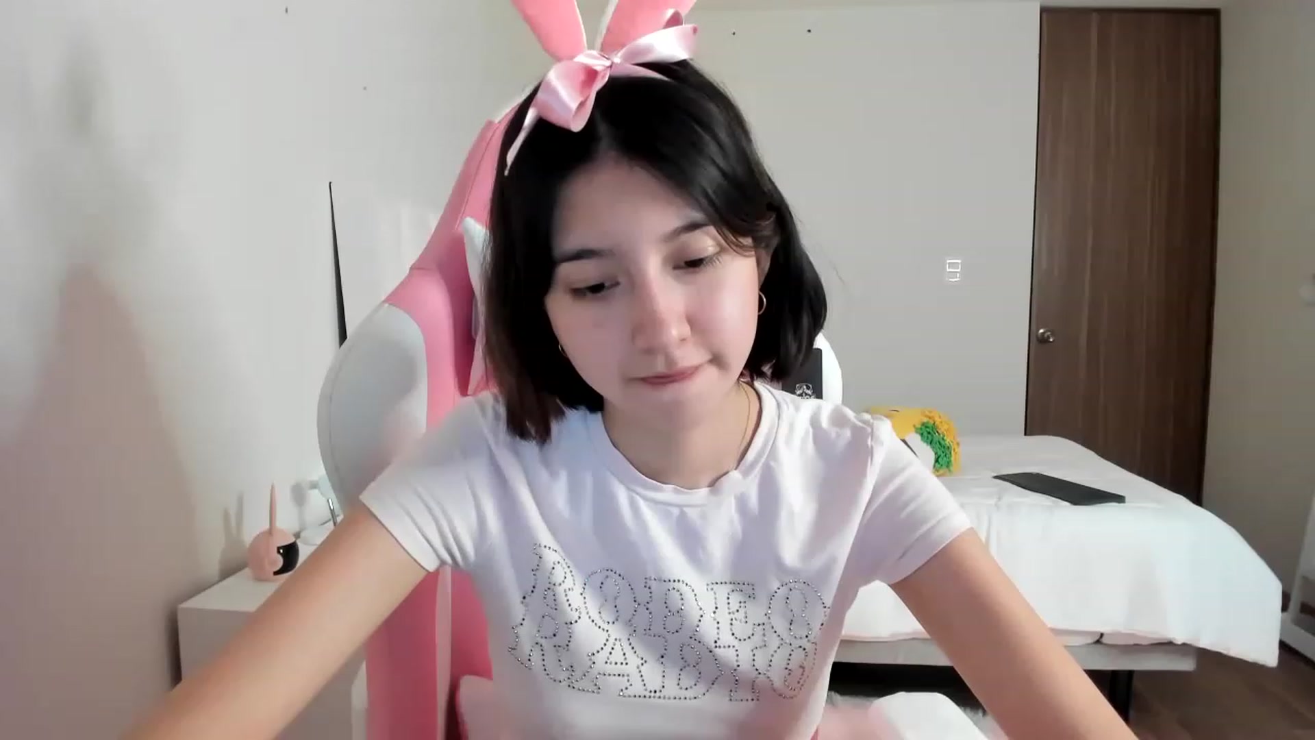 Gallery image thumbnail from Cherrycute666's myfreecams stream on, 03/11/2023, 08:44 image 20 of 20