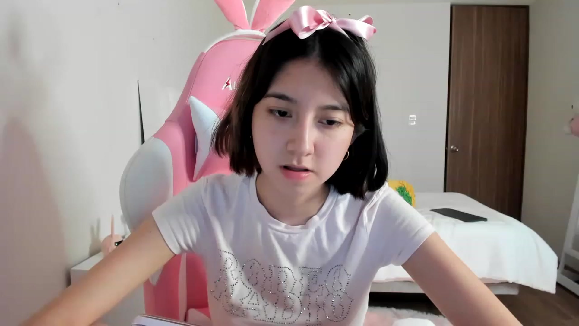 Gallery image thumbnail from Cherrycute666's myfreecams stream on, 03/11/2023, 08:44 image 5 of 20