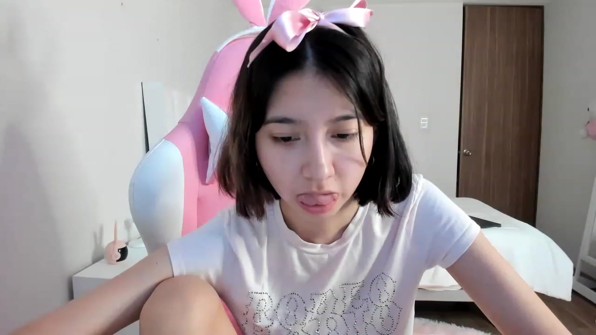 Gallery image thumbnail from Cherrycute666's myfreecams stream on, 03/11/2023, 08:44 image 7 of 20