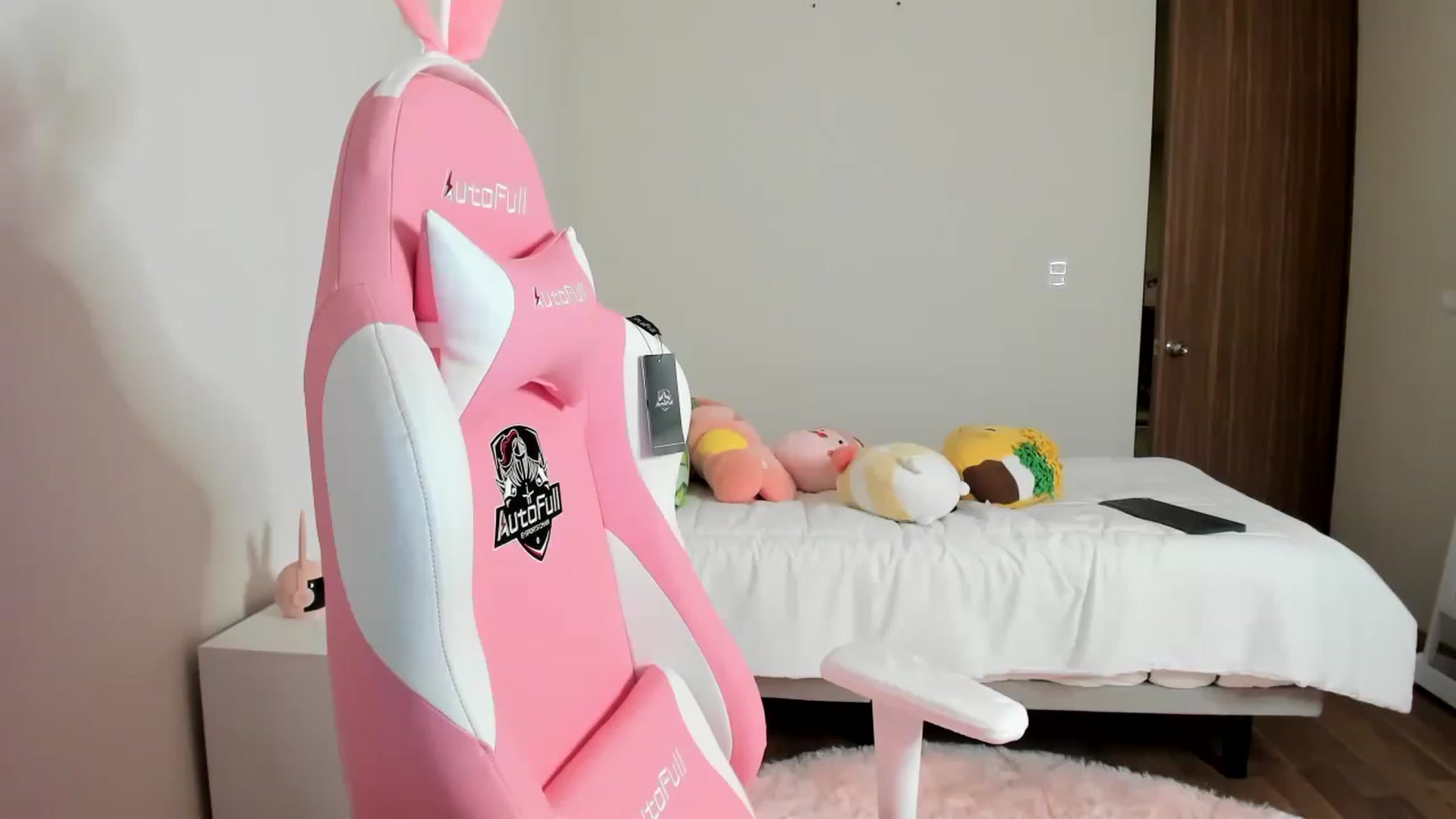 Gallery image thumbnail from Cherrycute666's myfreecams stream on, 03/11/2023, 09:46 image 5 of 20